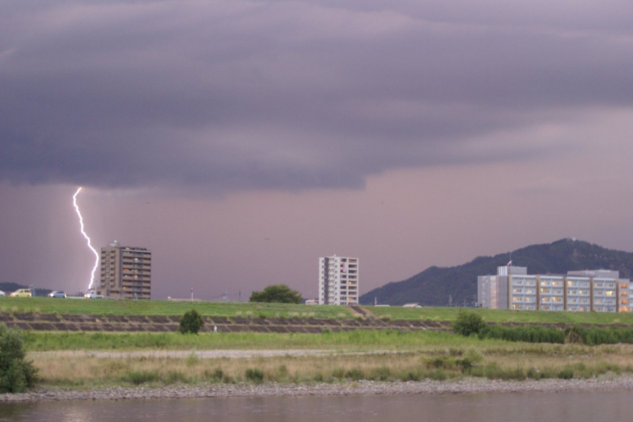 落雷〔自宅での待機〕