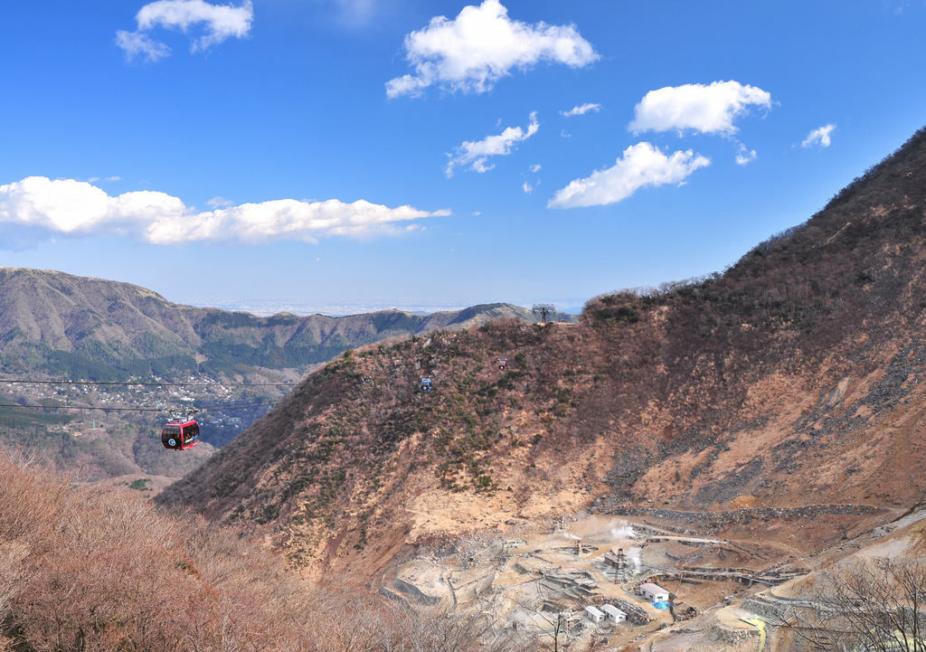 群発地震が起きる原因：火山活動など（箱根山）