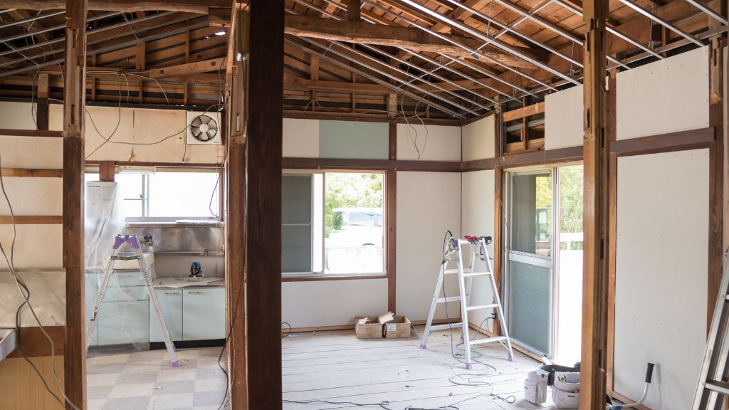 リノベーションと耐震補強の関係：耐震補強との関係（間取りの変更、開口部の拡大）