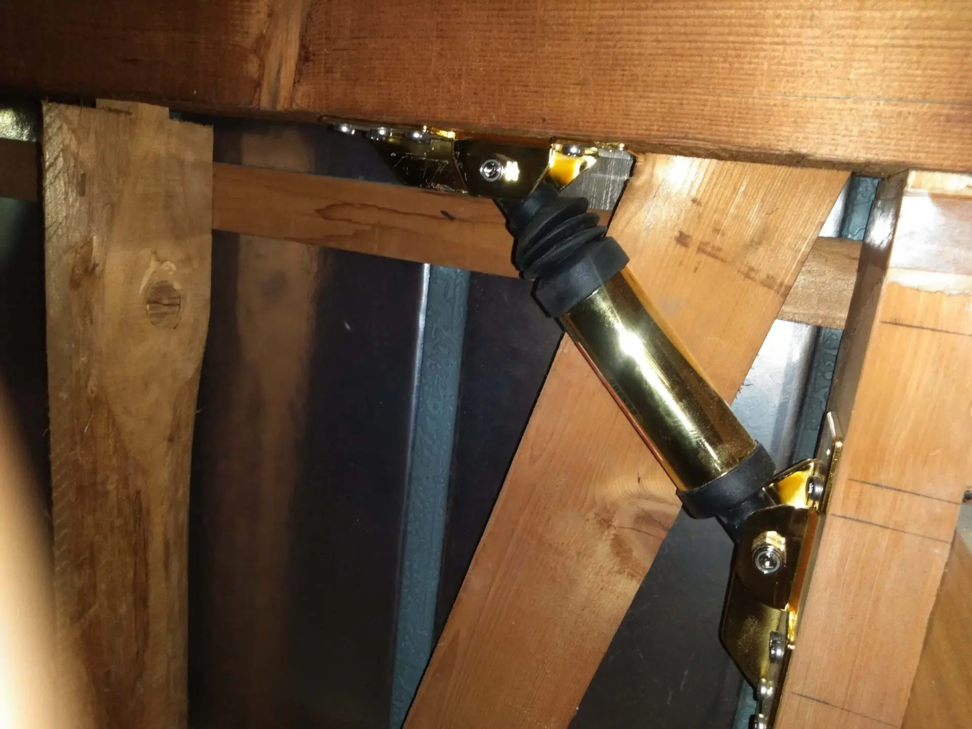 制震ダンパー施工事例（株式会社エム・ジェイ様【埼玉県】）