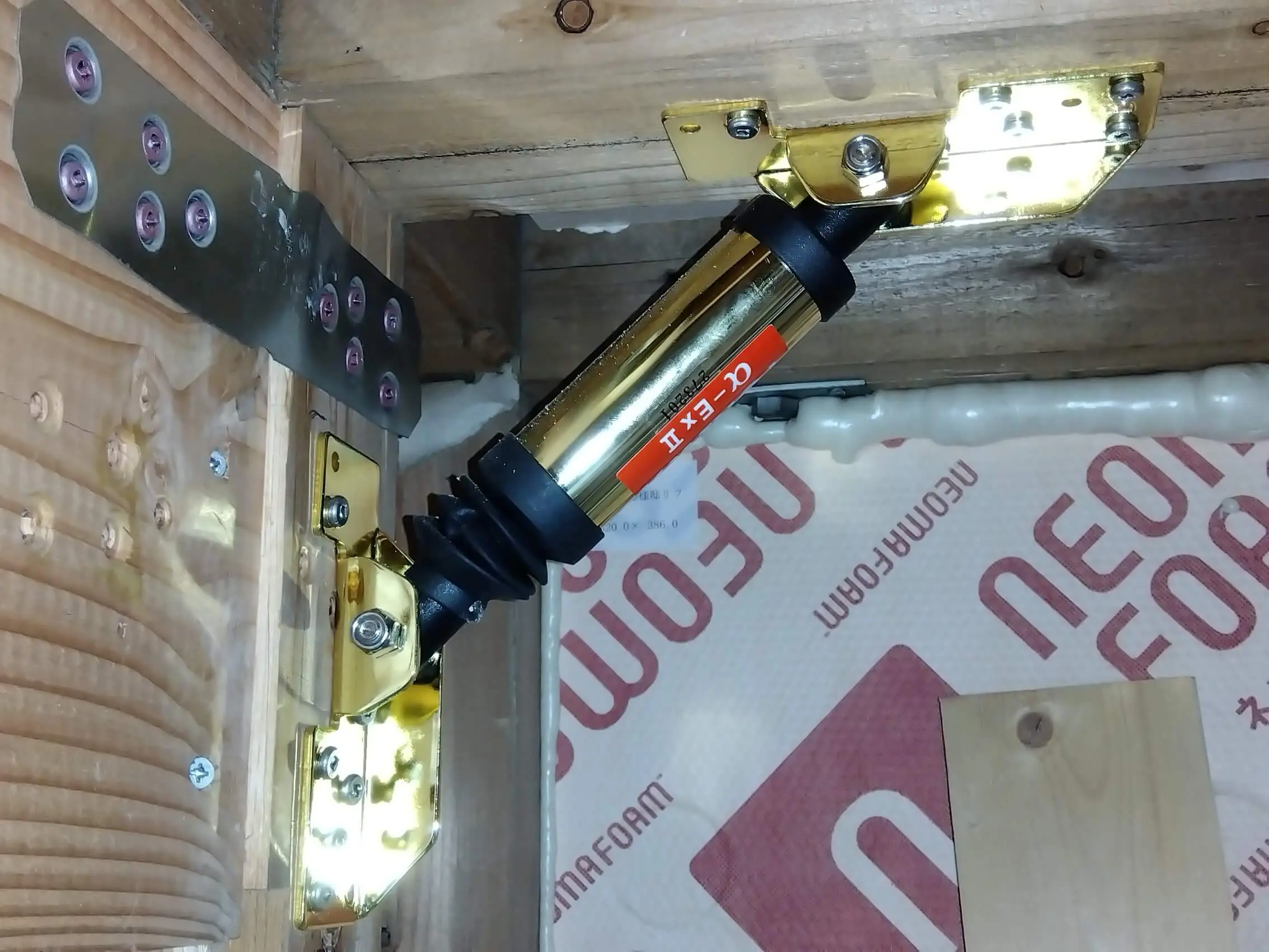 制震ダンパー施工事例（株式会社ヨシウダ建築様・I様邸・改修工事）