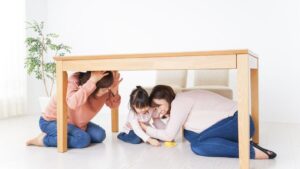 地震対策で考えたい、季節と時間帯による被害の違い